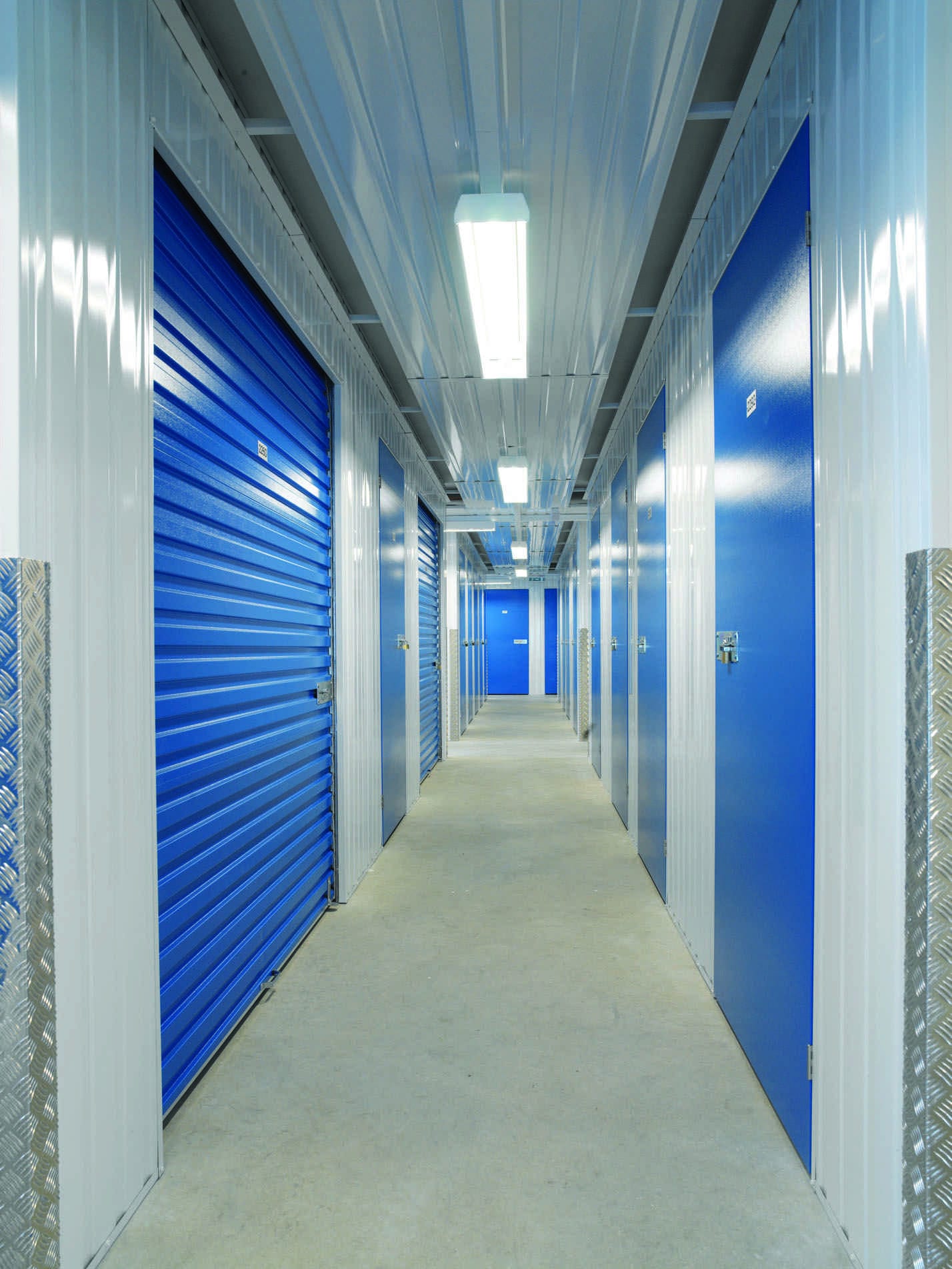Couloir de box de garde-meuble